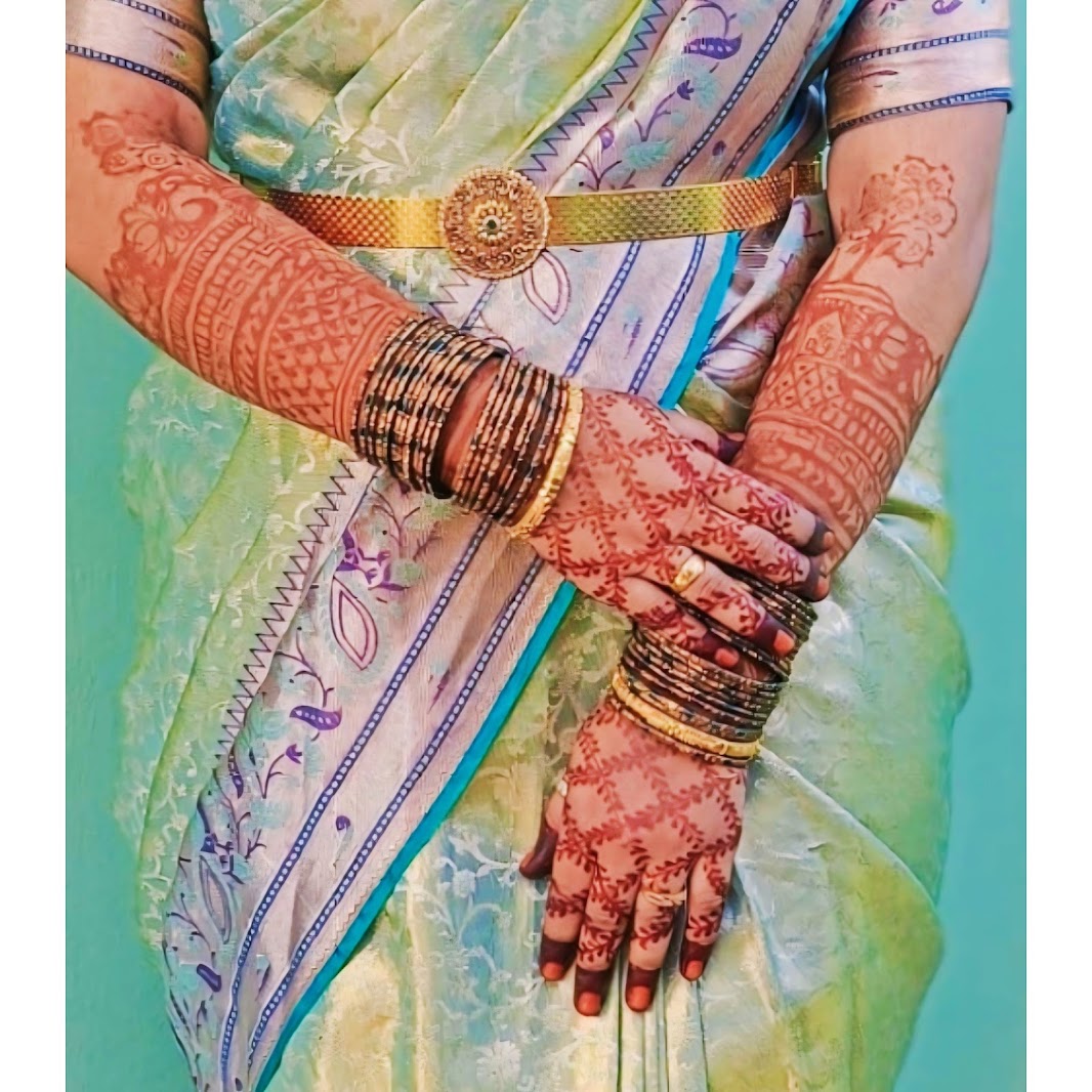 Saranya's Mehandi artist