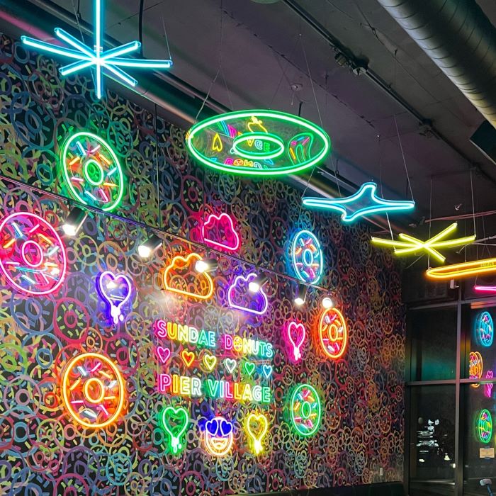 Neon sign shop
